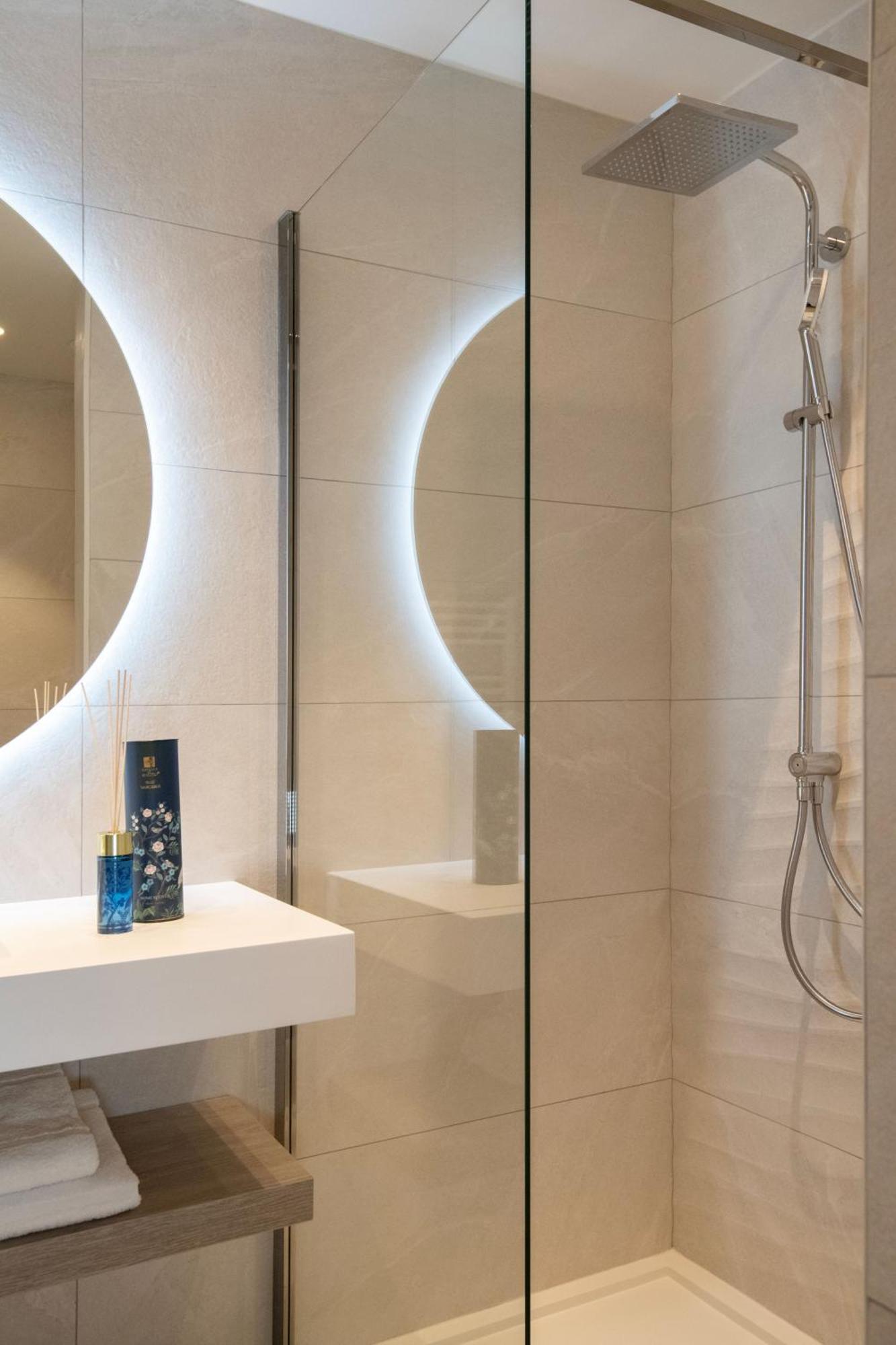 Residence Hoteliere Chambord Au Coeur De Menton - Entierement Renovee Eksteriør billede